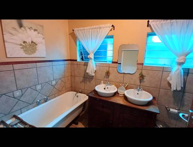 4 BEDROOM FREEHOLD FOR SALE IN LYTTELTON MANOR